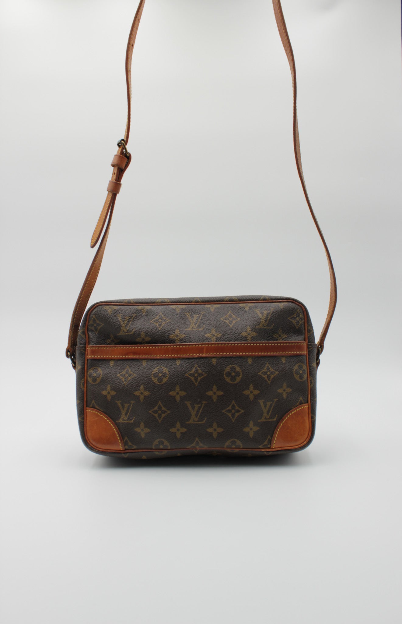 Monogram Trocadero 27