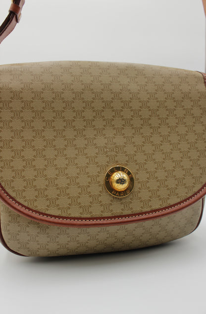 Axelväska i makadamcanvas